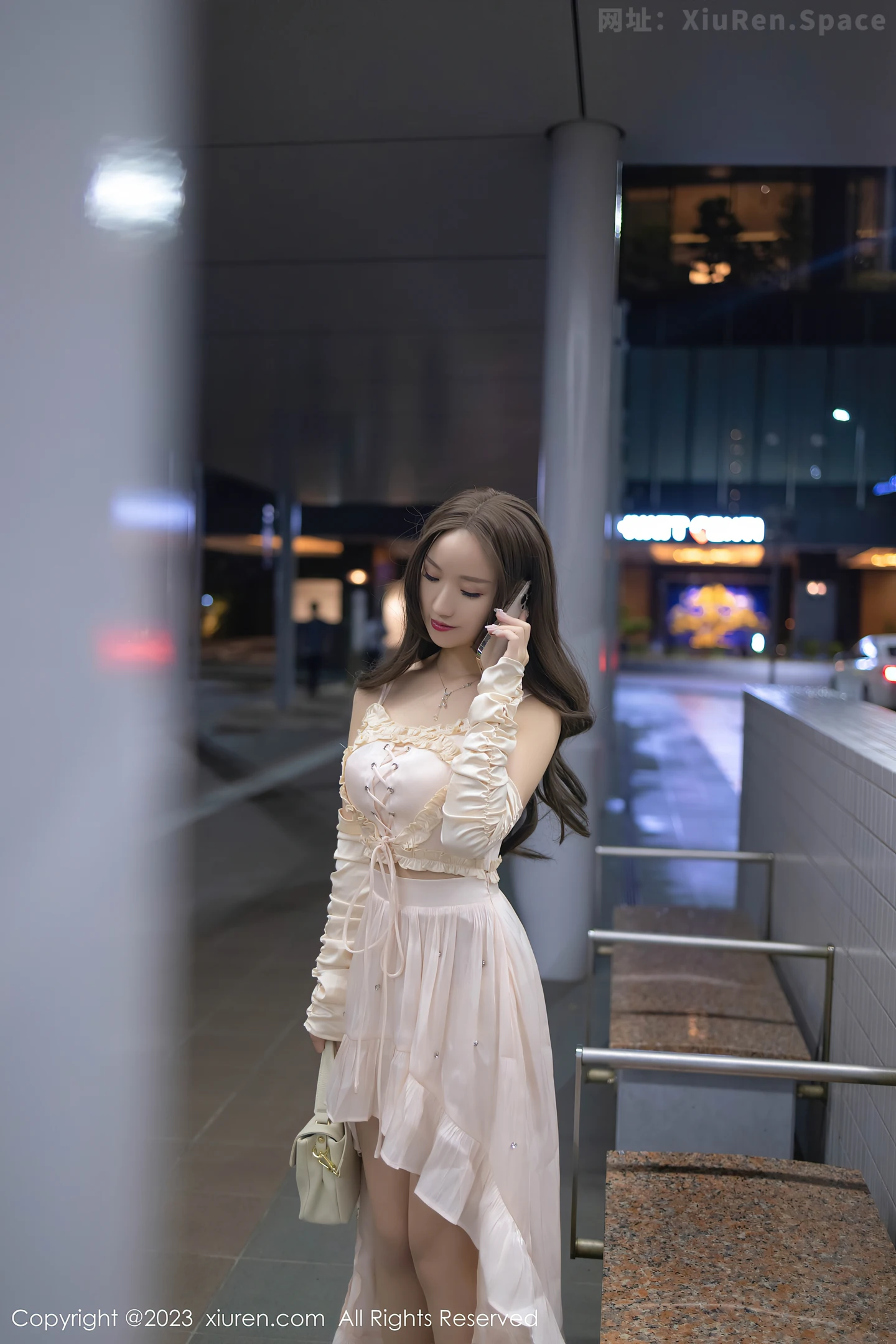 图片[4]-[XiuRen秀人网]VOL.7702 模特杏子Yada角色扮演性感米色长裙露米色内衣完美诱惑写真80P-秀人网官方网站